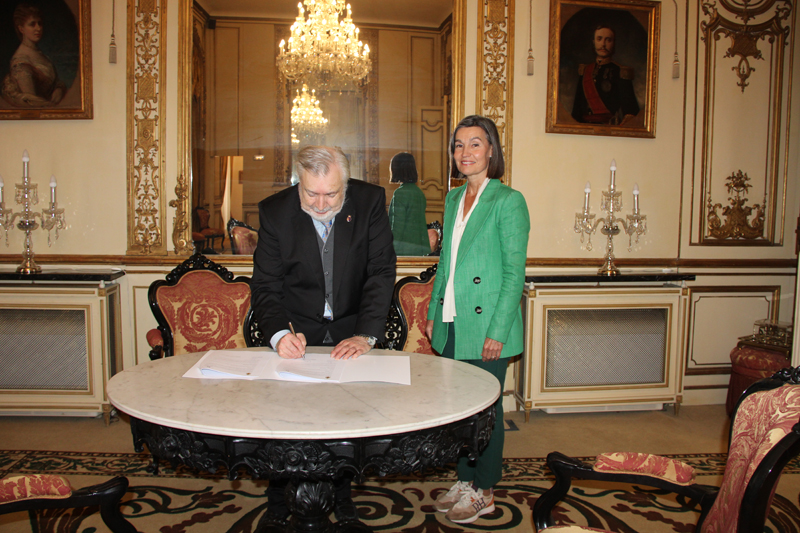 La Real Academia Nacional de Farmacia y Novo Nordisk renuevan su convenio de colaboración para impulsar la formación en obesidad